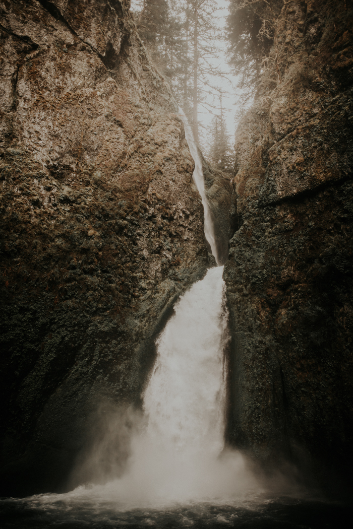 Sarah Jon Wahclella Falls Anniversary Photoshoot Oregon